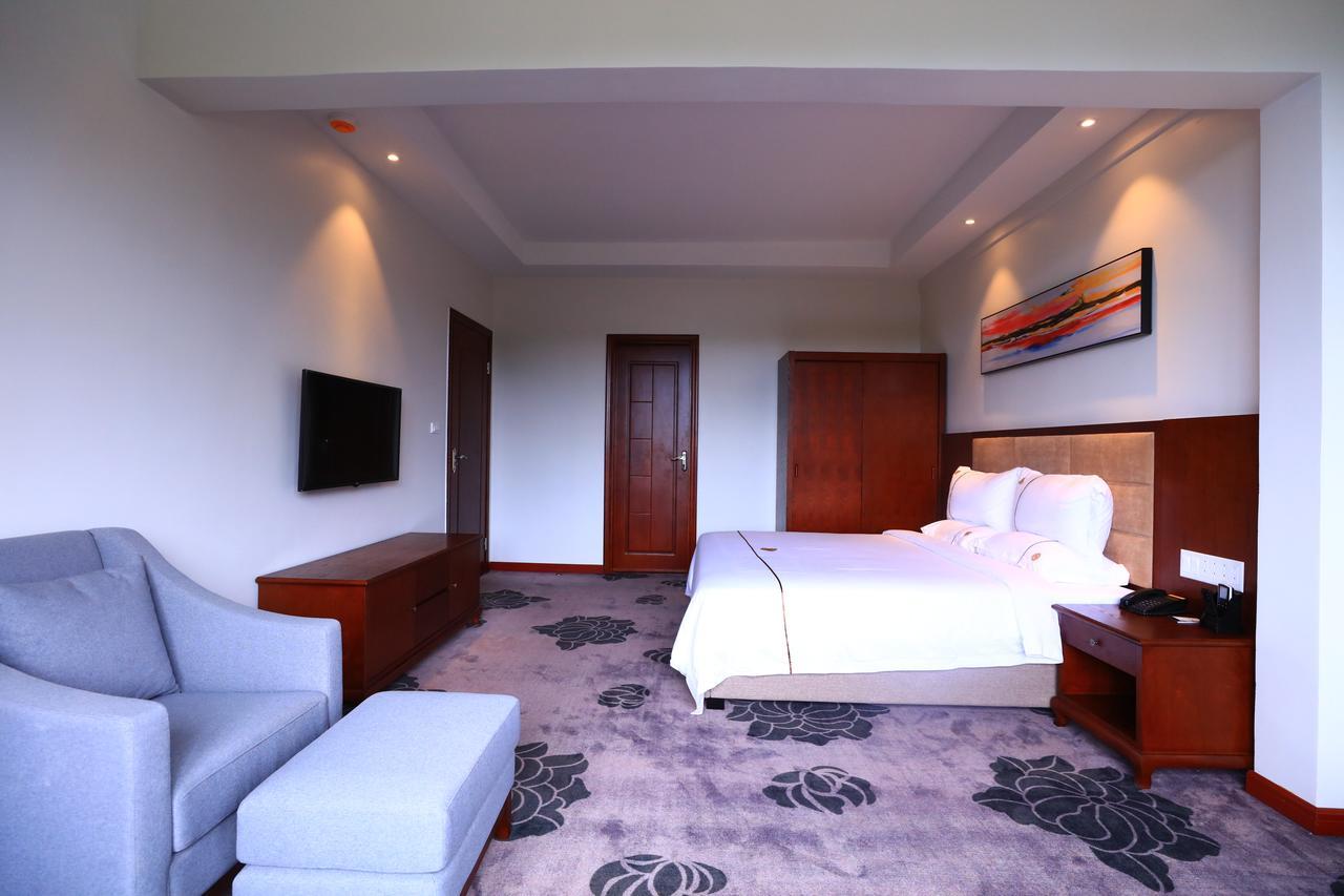 Tf Seaside Hotel Garapan Bagian luar foto