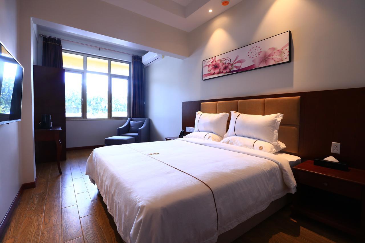 Tf Seaside Hotel Garapan Bagian luar foto