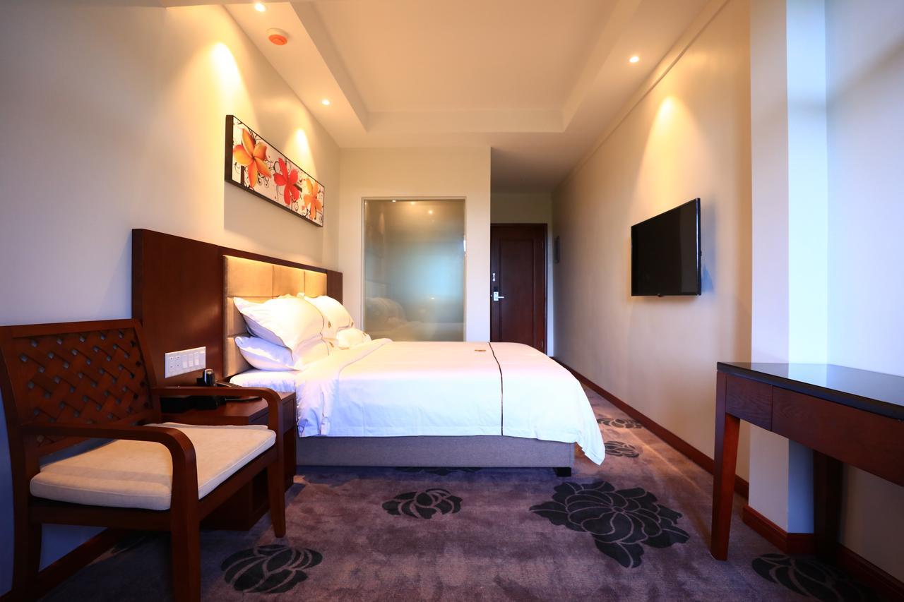 Tf Seaside Hotel Garapan Bagian luar foto